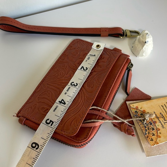 Artisan Genuine Leather Wallet New With Tag 🏷️ - Picture 9 of 10